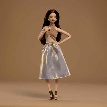 Barbie Basics İkonik Model 06 Koleksiyon Bebeği JJX25